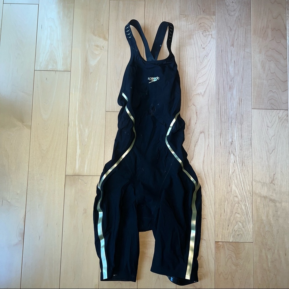 Speedo Women's LZR Racer X Tech Kneeskin swimsuit in black/gold size 21